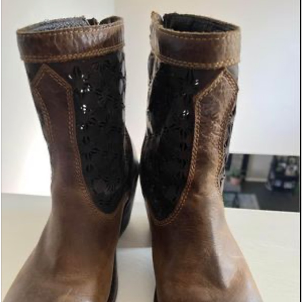 Women brown ankle boots